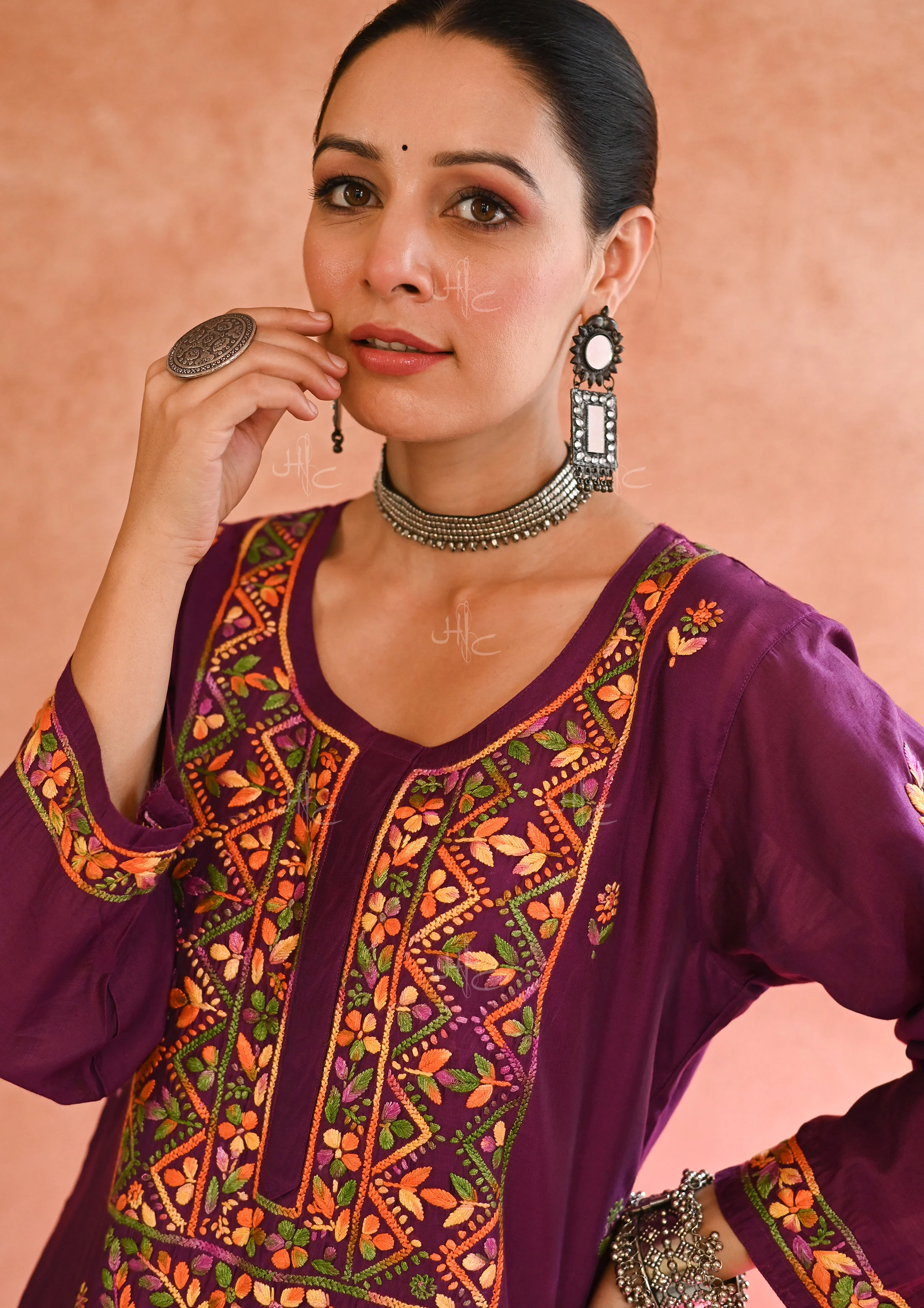 HOC Aafna Chikankari Chanderi Women's 2 PC Straight Kurta Set- Purple - Image 4
