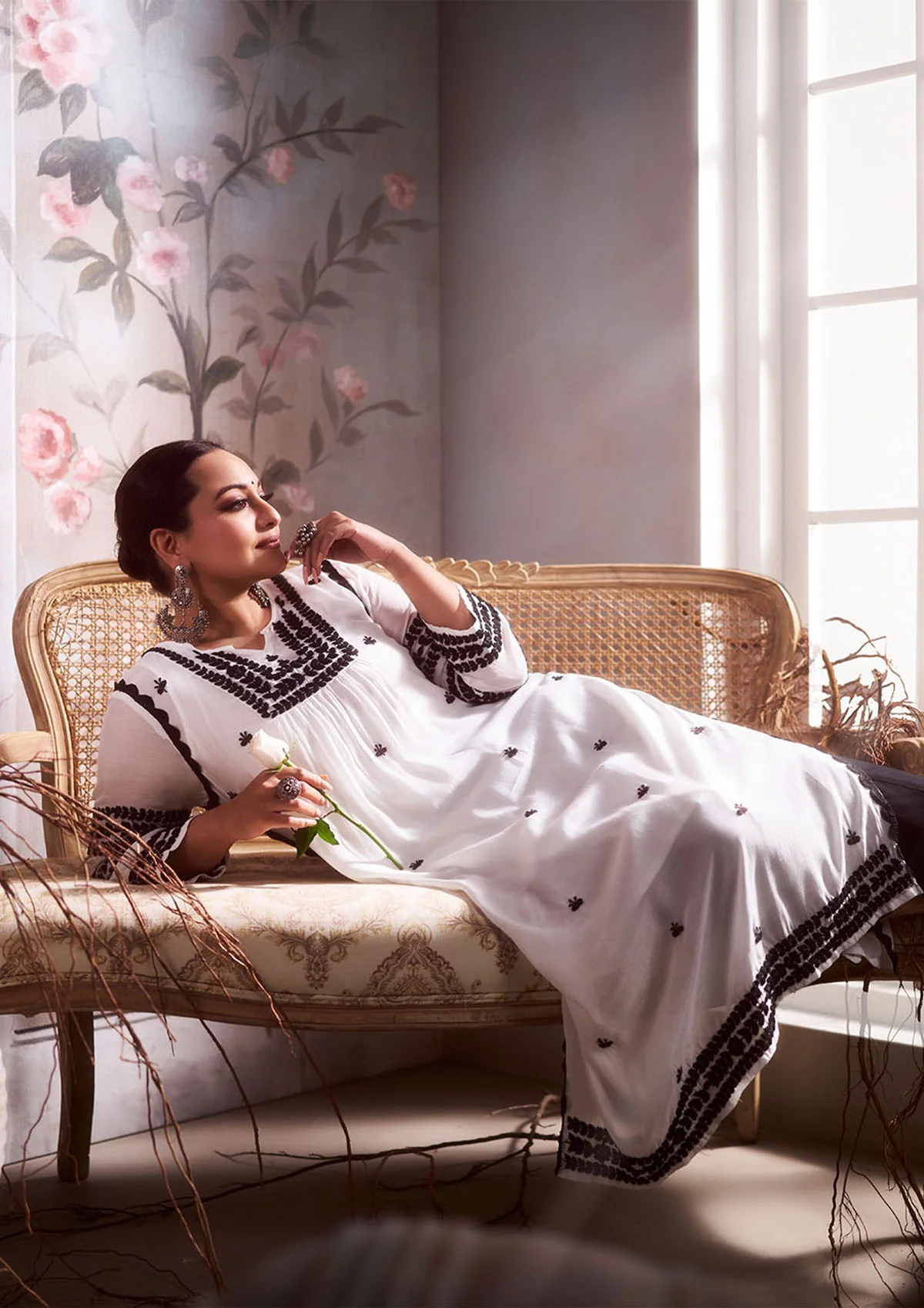Sona Chikankari Muslin Straight Kurta - Image 4