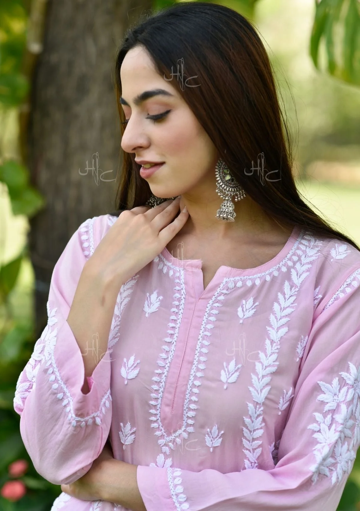 Basima Chikankari Modal Straight Kurta - Image 3