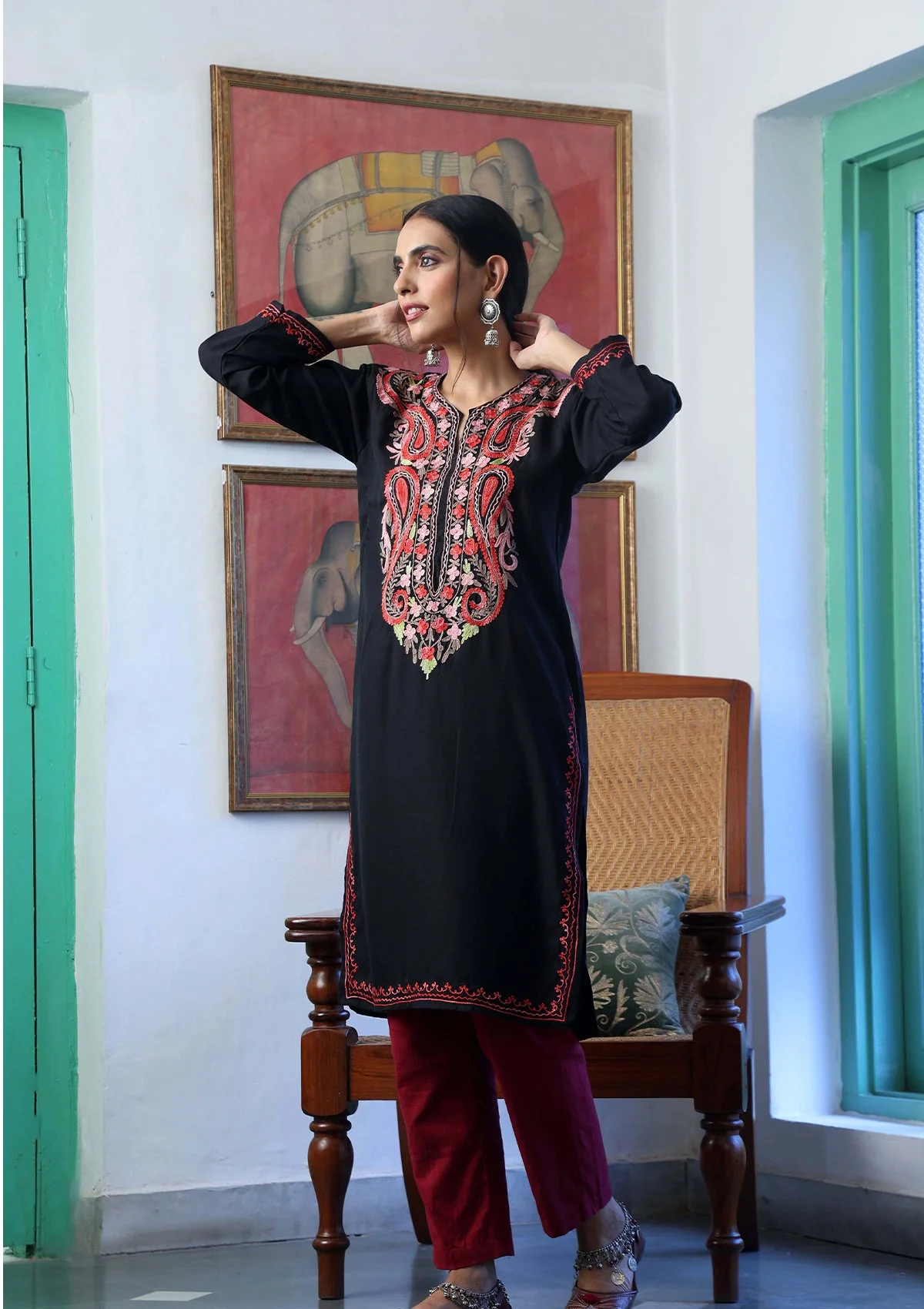 HOC Aari Embroidered Cotton Solid Women's Long Kurta - Black - Image 4