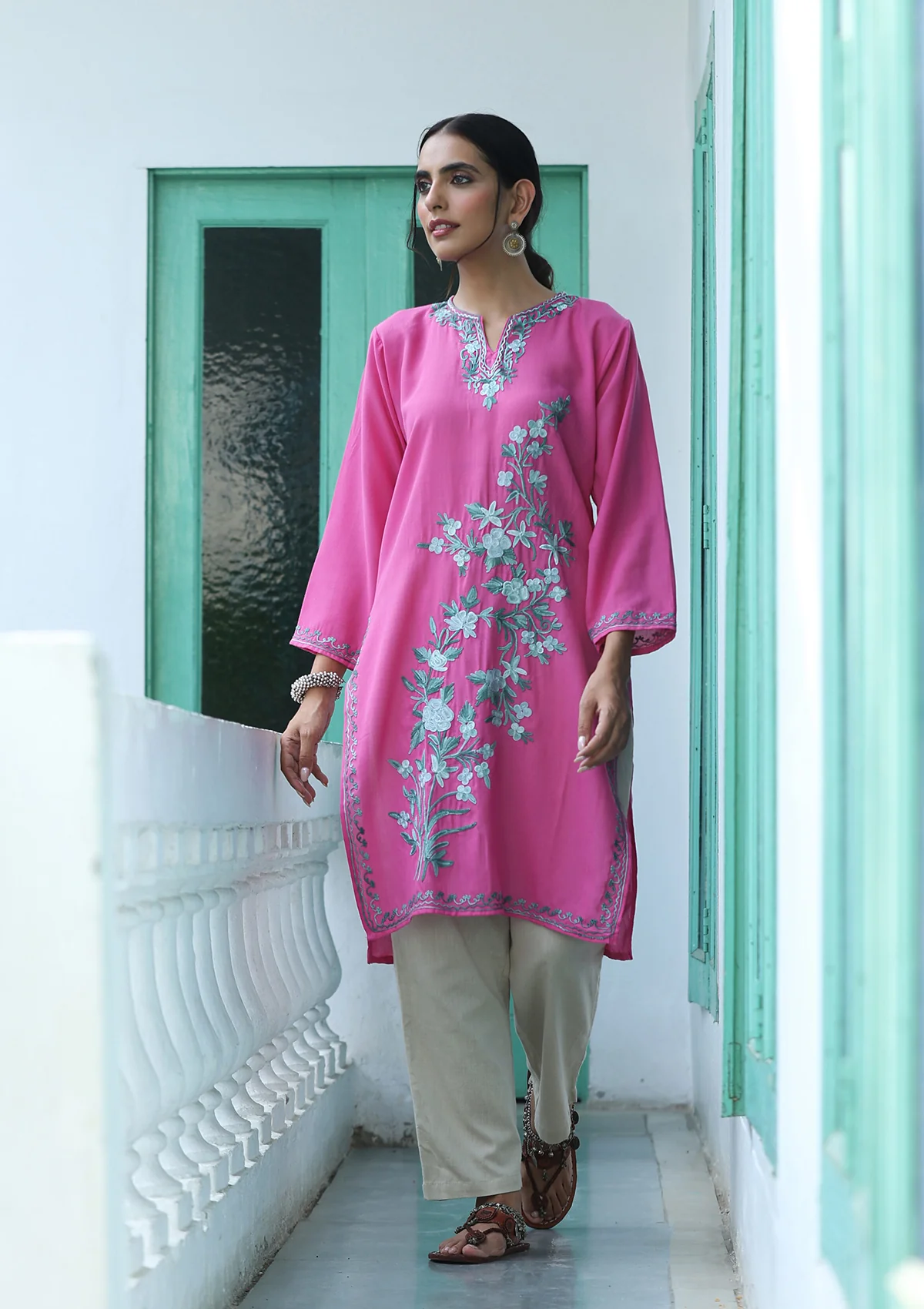 HOC Aari Embroidered Cotton Solid Women's Long Kurta - Pink