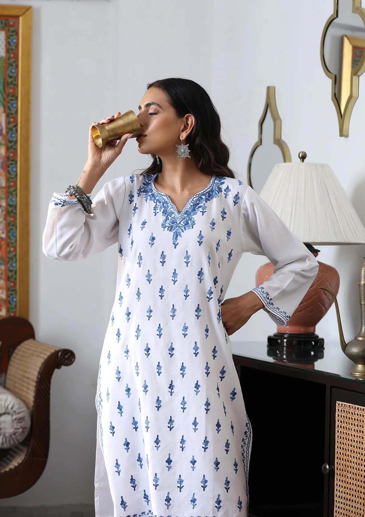 HOC Aari Embroidered Cotton Solid Women's Long Kurta - White - Image 4