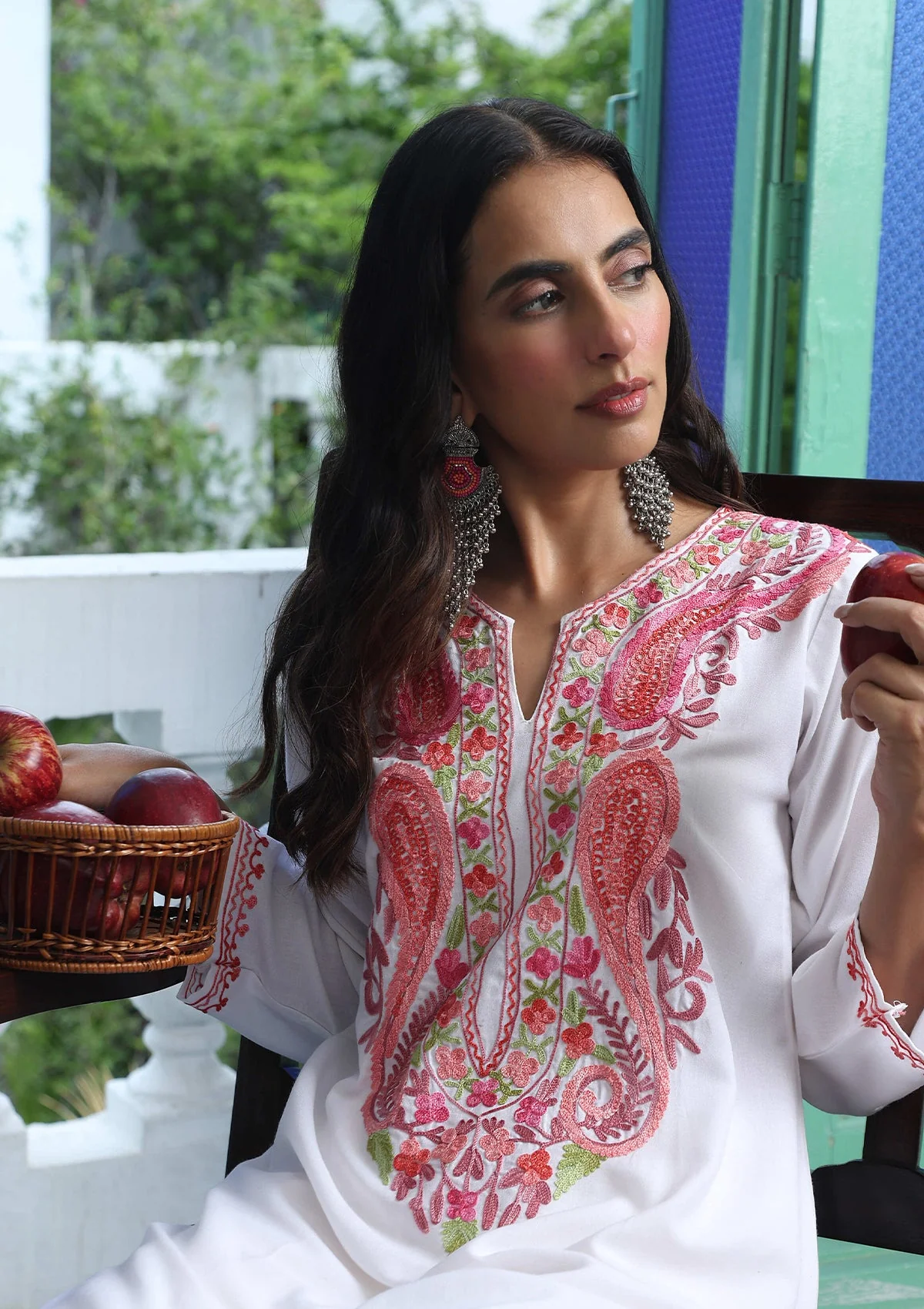 HOC Aari Embroidered Cotton Solid Women's Long Kurta - White - Image 2