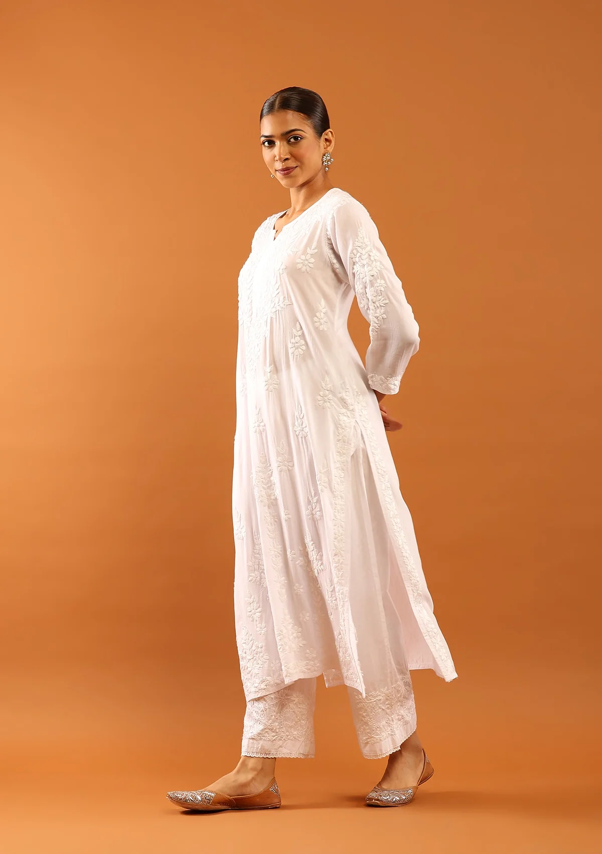 HOC Fenal Modal Chikankari Solid Women's Straight Kurta with Pockets - White - Image 3