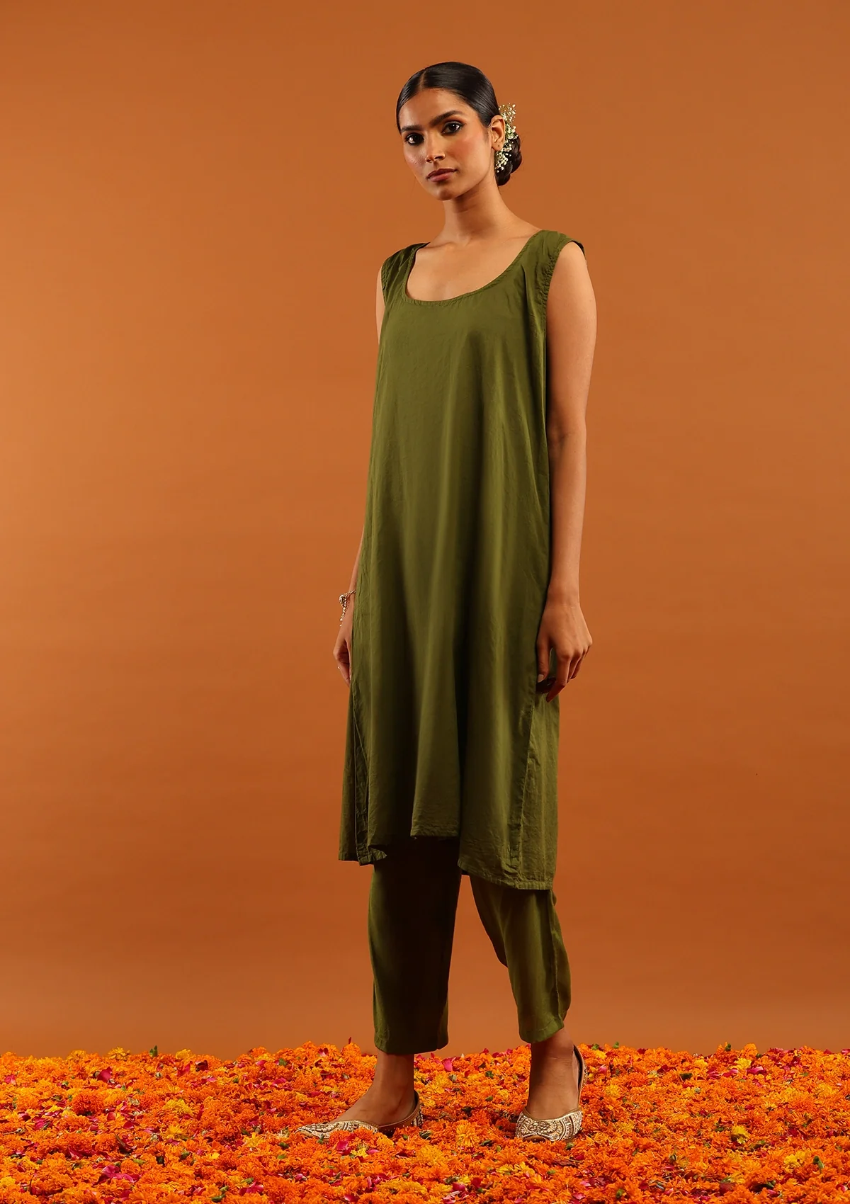 HOC Banarasi Mul Chanderi Chikankari Solid Women's 4 PC Anarkali Kurta Set - Olive Green - Image 7