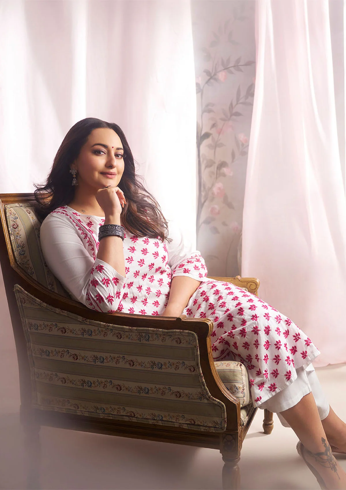 Sona Chikankari Solid A-Line Women's Long Kurta-White