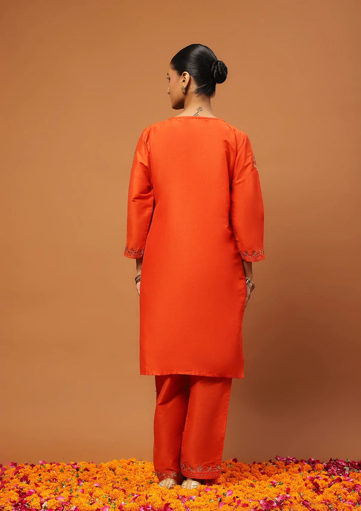 HOC Art Silk Embroidered Zari Solid Women's 2 PC Knee Kurta Set - Orange - Image 6