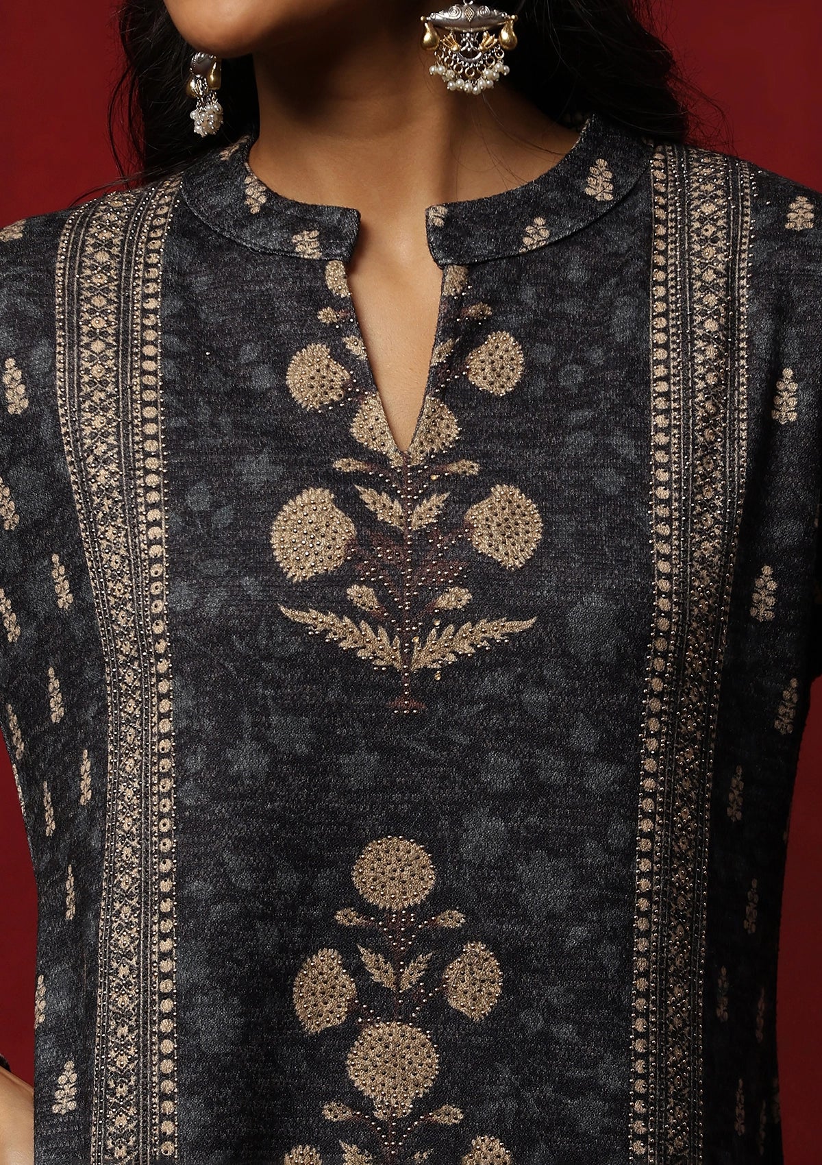 HOC Woollen Hand Embellished Printed Women's 3 PC Kurta Set -Dark Grey - Image 3