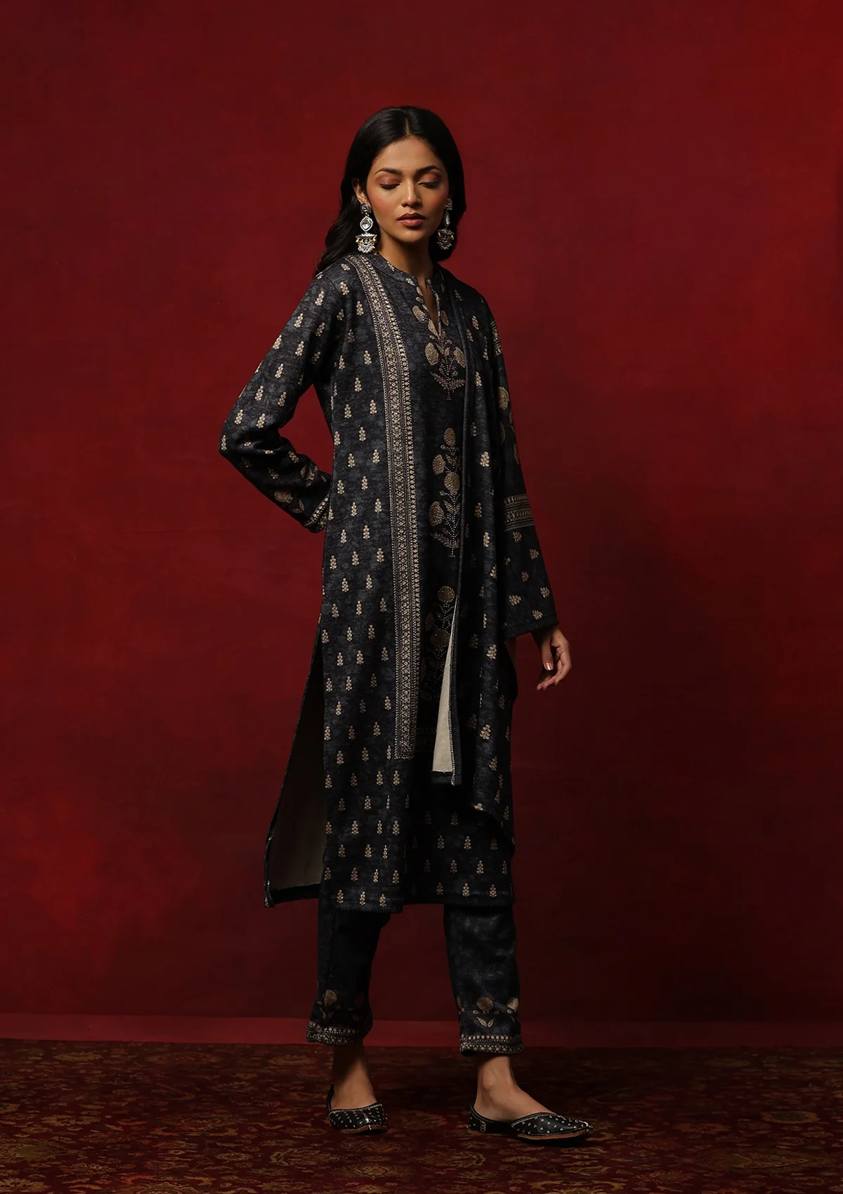 HOC Woollen Hand Embellished Printed Women's 3 PC Kurta Set -Dark Grey - Image 5