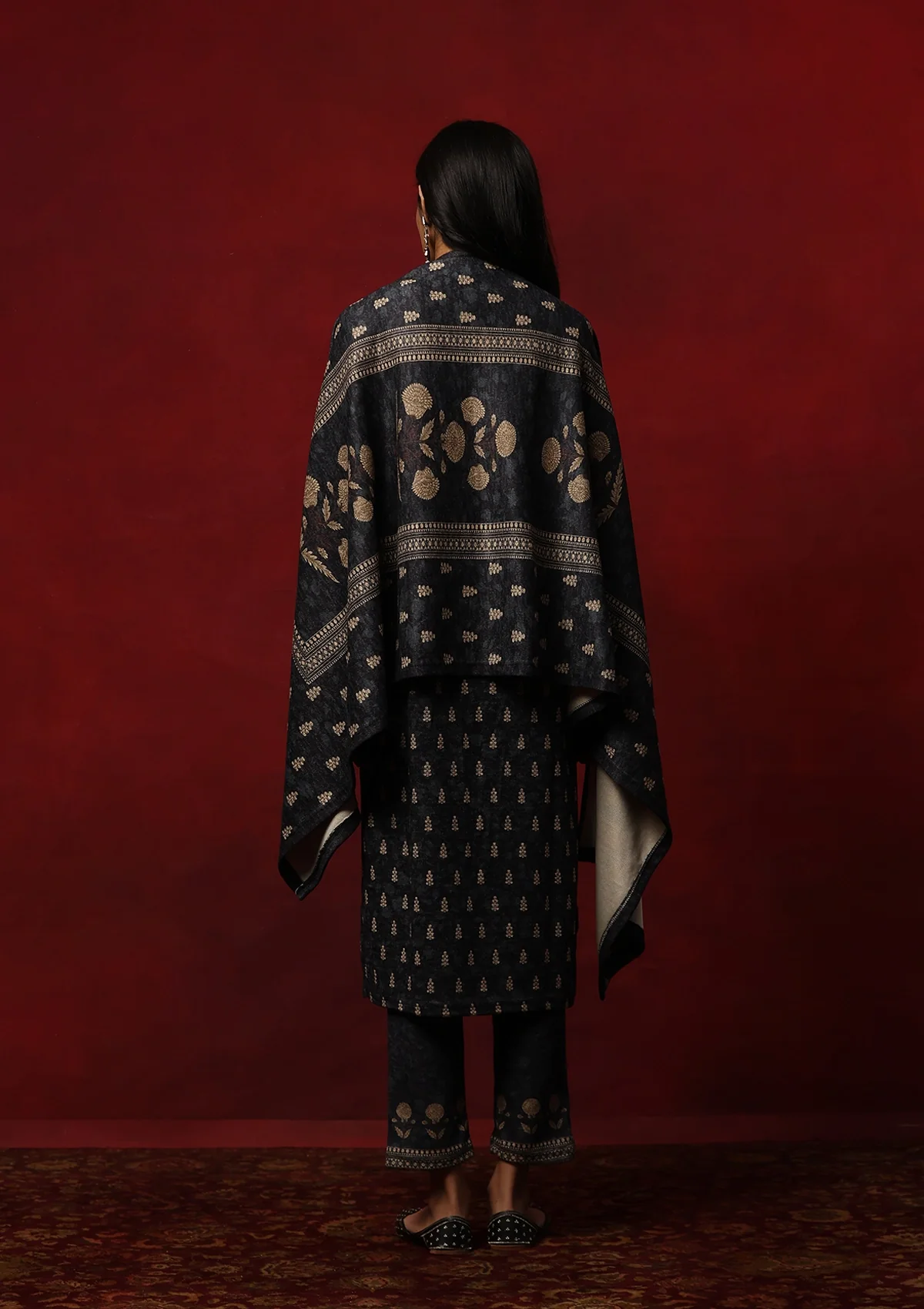 HOC Woollen Hand Embellished Printed Women's 3 PC Kurta Set -Dark Grey - Image 9