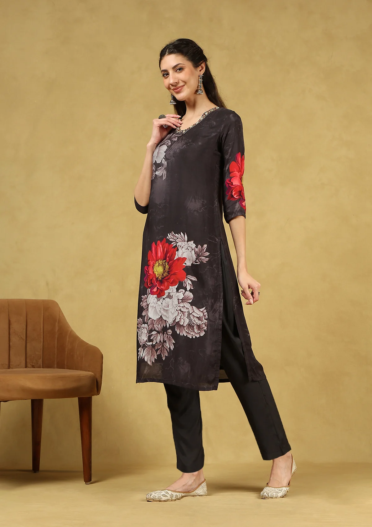HOC Hand Embellished Muslin Printed Women's 3 PC Long Kurta Set with Dupatta - Black - Image 4