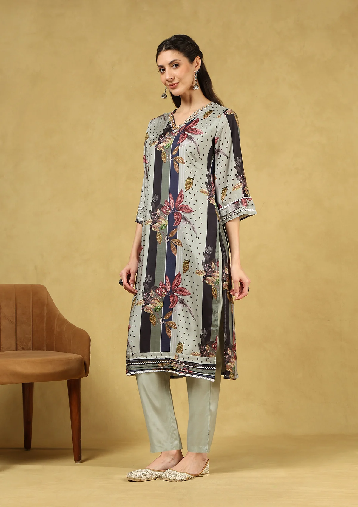 HOC Hand Embellished Muslin Printed Women's 3 PC Long Kurta Set with Dupatta - Grey - Image 4