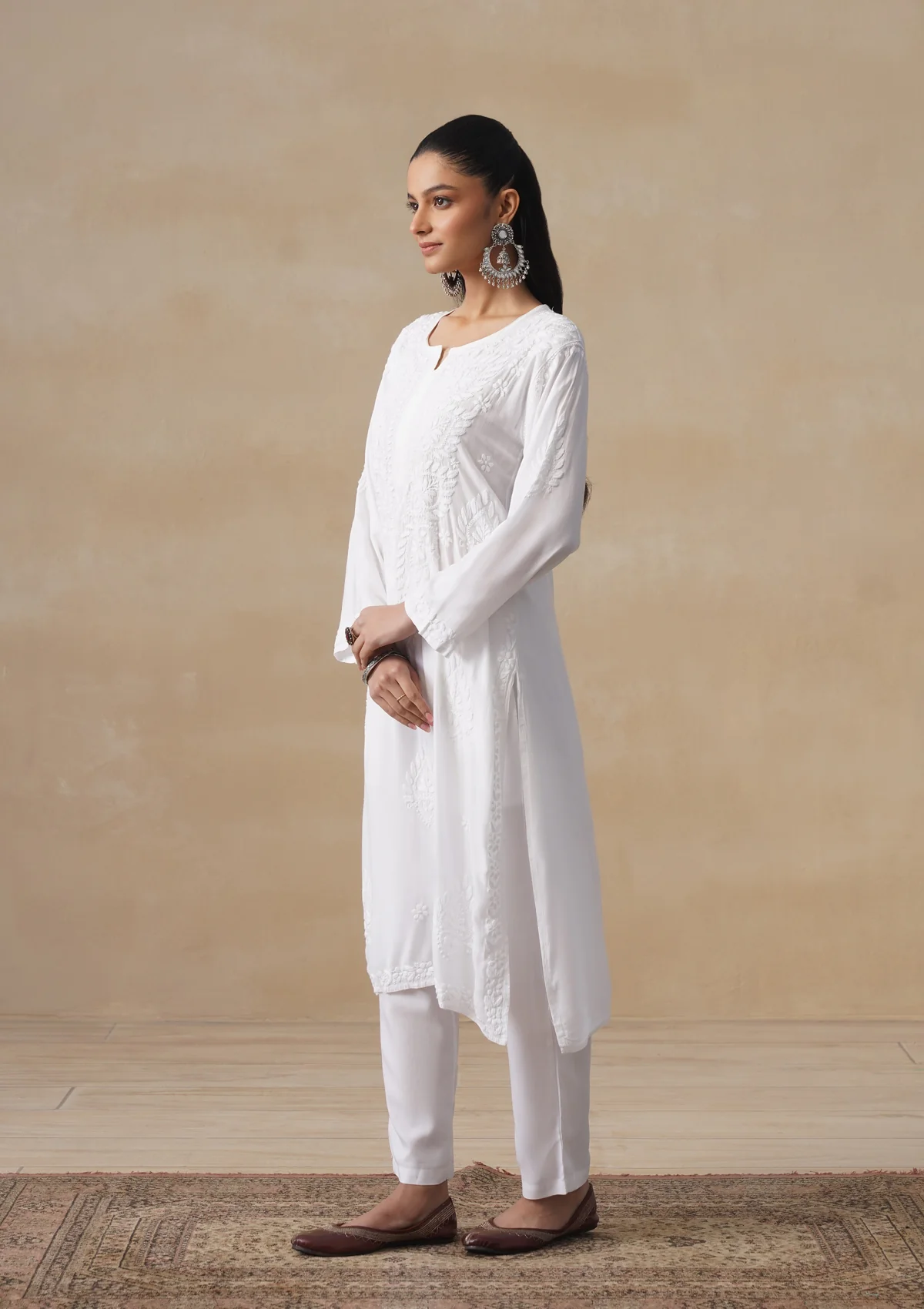HOC Mulmul Chikankari Solid Women's Long Kurta - White - Image 3