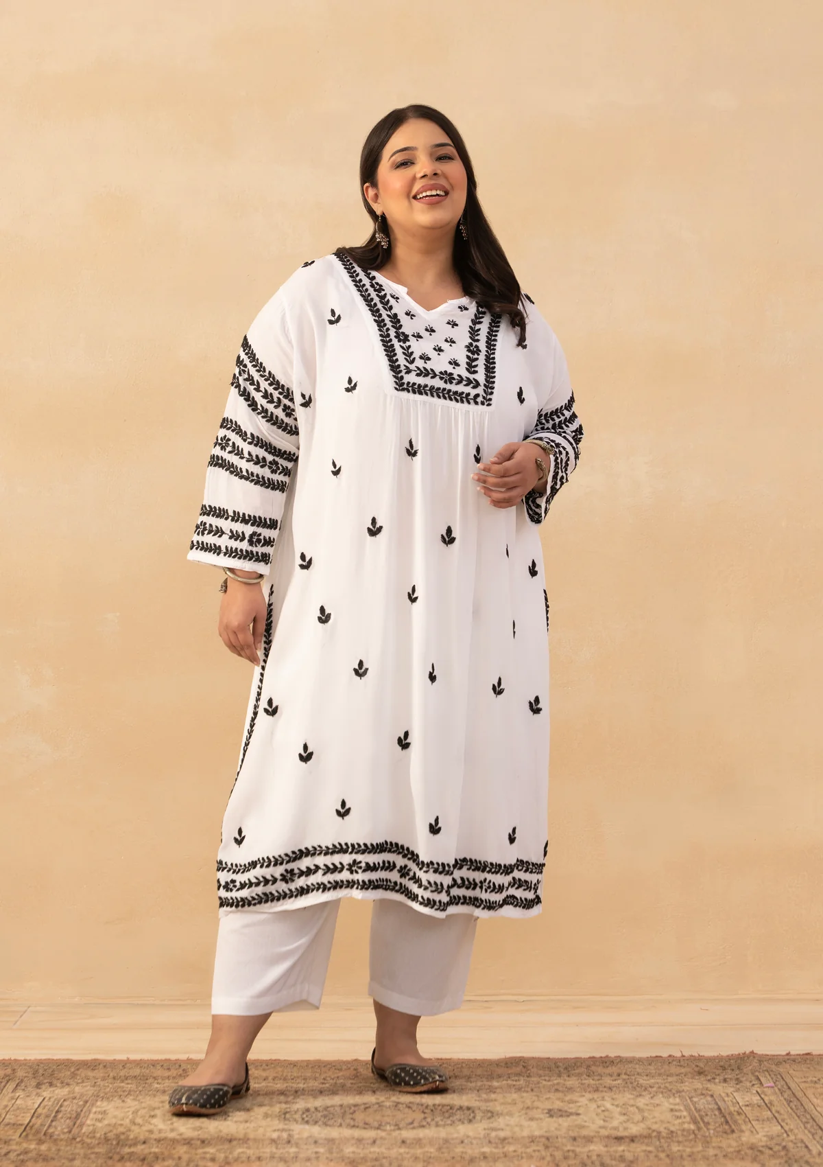 HOC Muslin Chikankari Solid Women's Long Kurta - White - Image 4