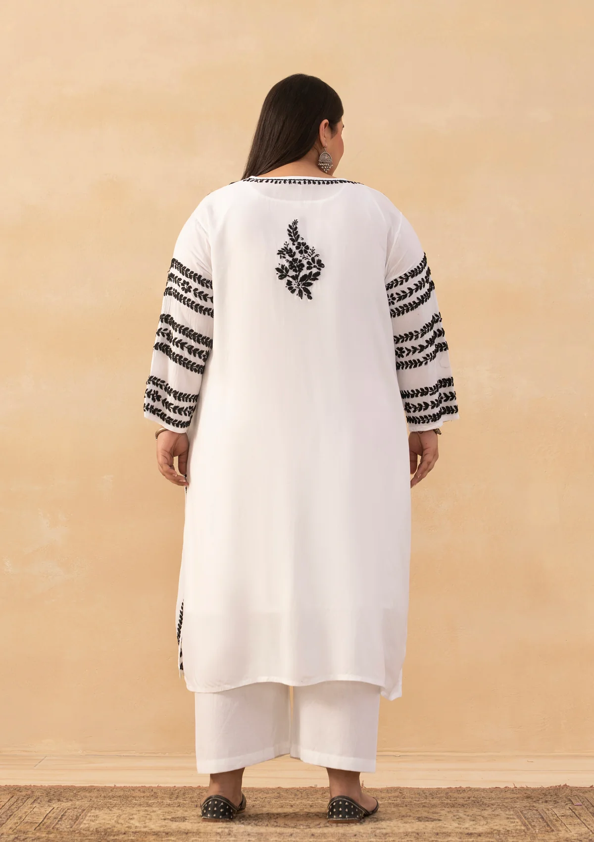 HOC Muslin Chikankari Solid Women's Long Kurta - White - Image 7