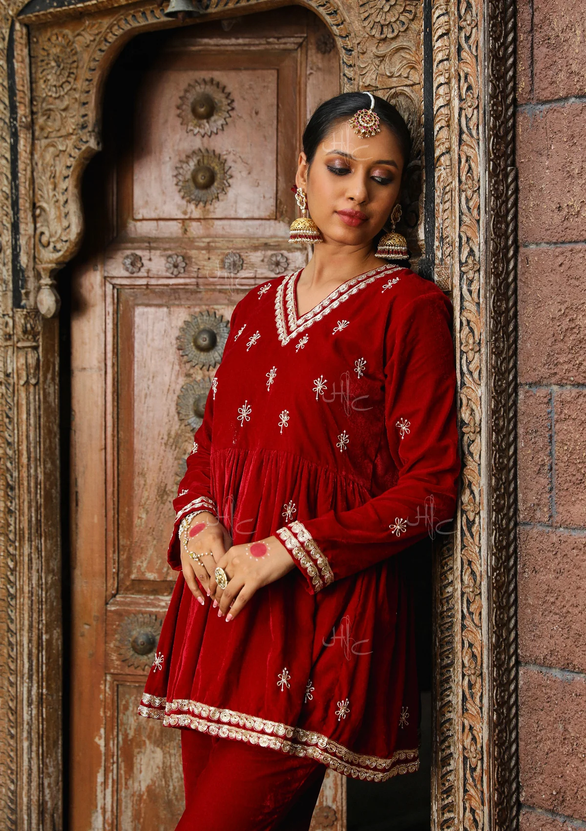 HOC Rumi Embroidered Velvet A-line Kurta Set - Image 4
