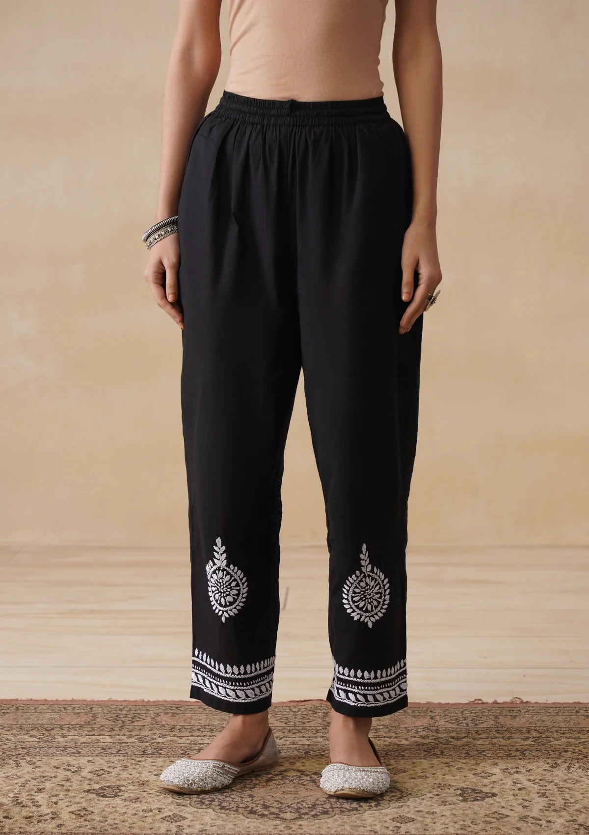 HOC Soha Chikankari Cotton Straight Kurta Set - Black - Image 9