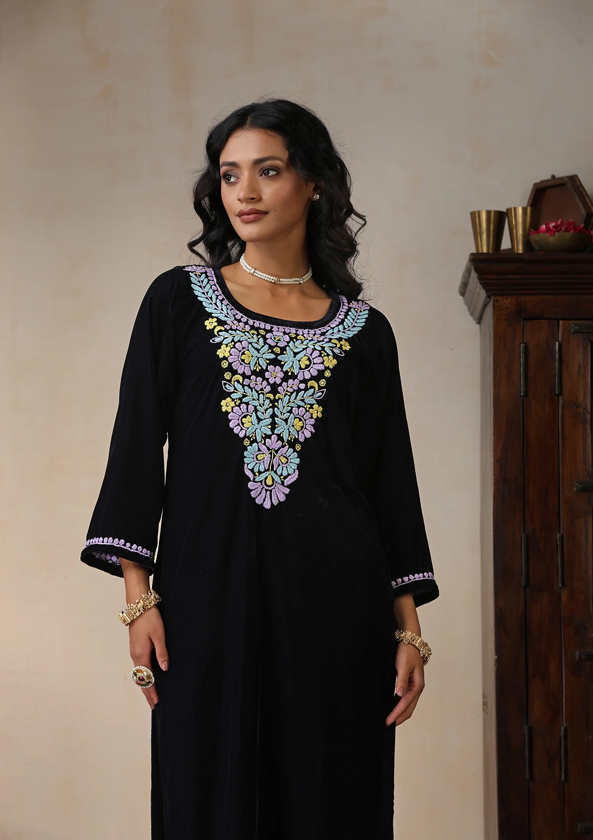 HOC Velvet Chikankari Solid Women's 2 PC Long Kurta Set - Navy Blue - Image 4