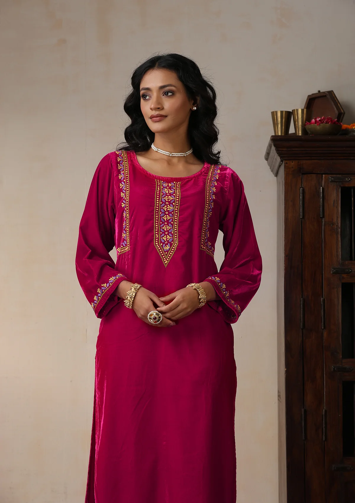 HOC Velvet Chikankari Solid Women's 2 PC Long Kurta Set - Pink - Image 4