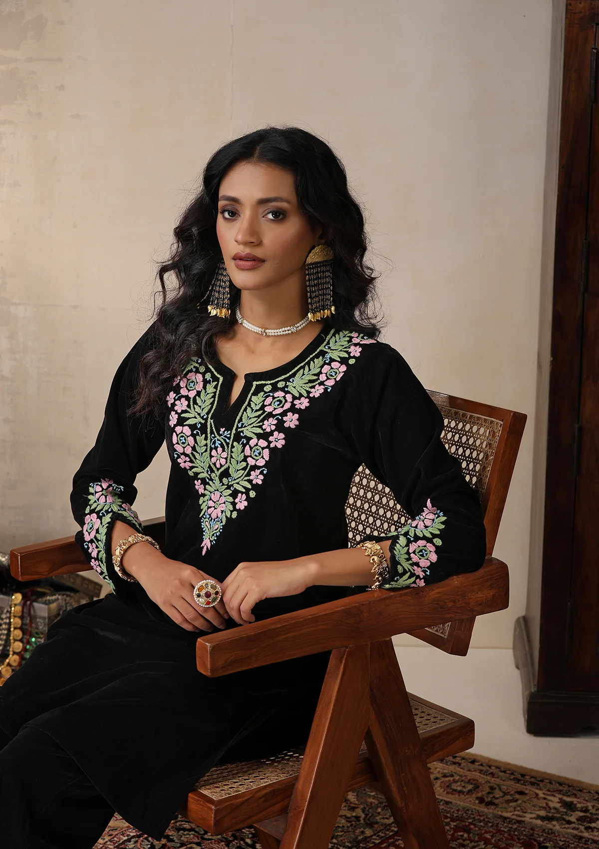 HOC Velvet Chikankari Solid Women's 2 PC Short Kurta Set - Black - Image 3