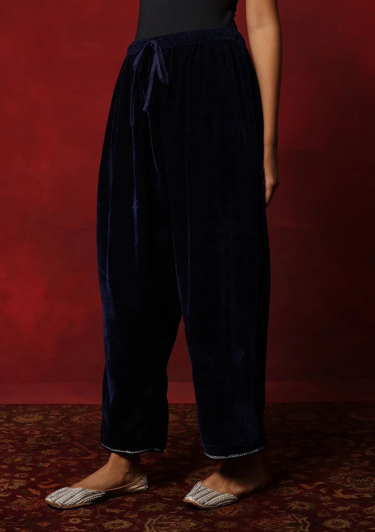 HOC Velvet Tilla Embroidered Solid Women's 2 Pc Phiran Set -Navy Blue - Image 5