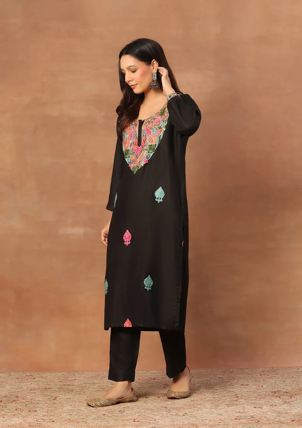 HOC Wool Aari Embroidered Solid Women's Long Kurta Set-Black - Image 3