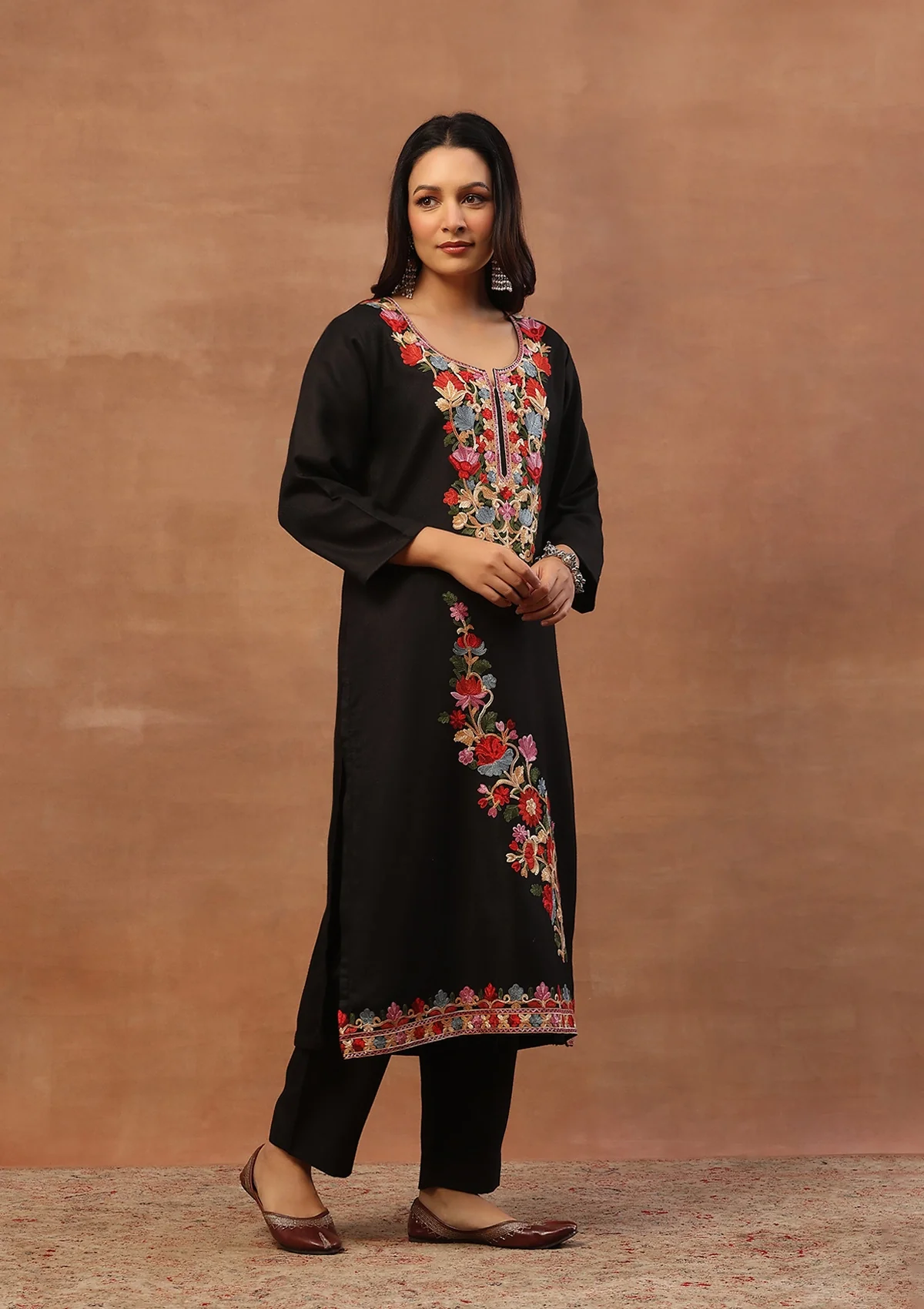 HOC Wool Aari Embroidered Solid Women's Long Kurta Set-Black - Image 3