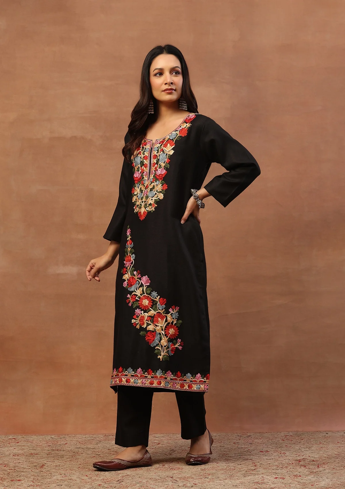 HOC Wool Aari Embroidered Solid Women's Long Kurta Set-Black - Image 4