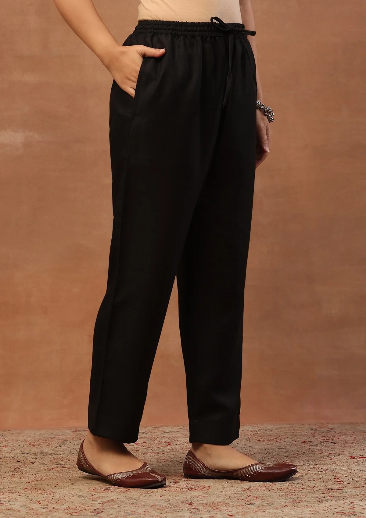 HOC Wool Aari Embroidered Solid Women's Long Kurta Set-Black - Image 5
