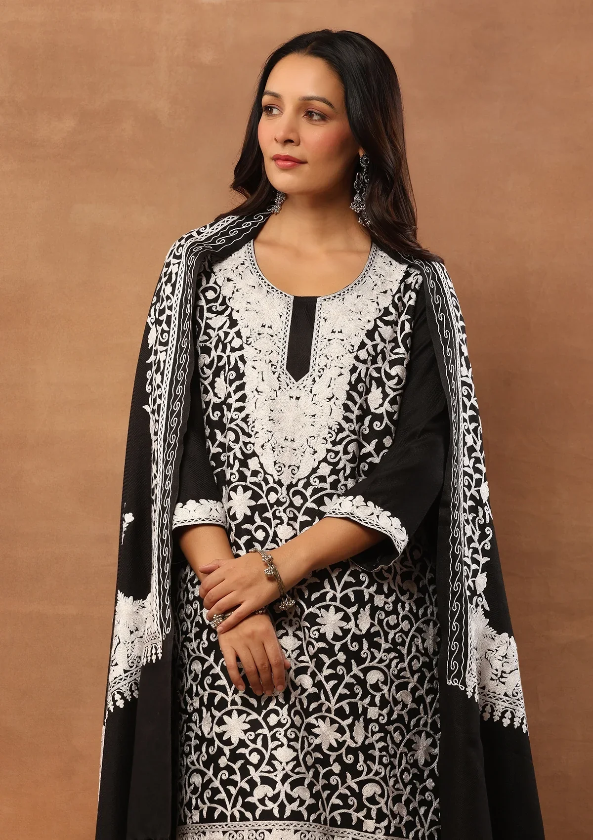 HOC Wool Aari Embroidered Straight Kurta Set With Dupatta-Black - Image 2