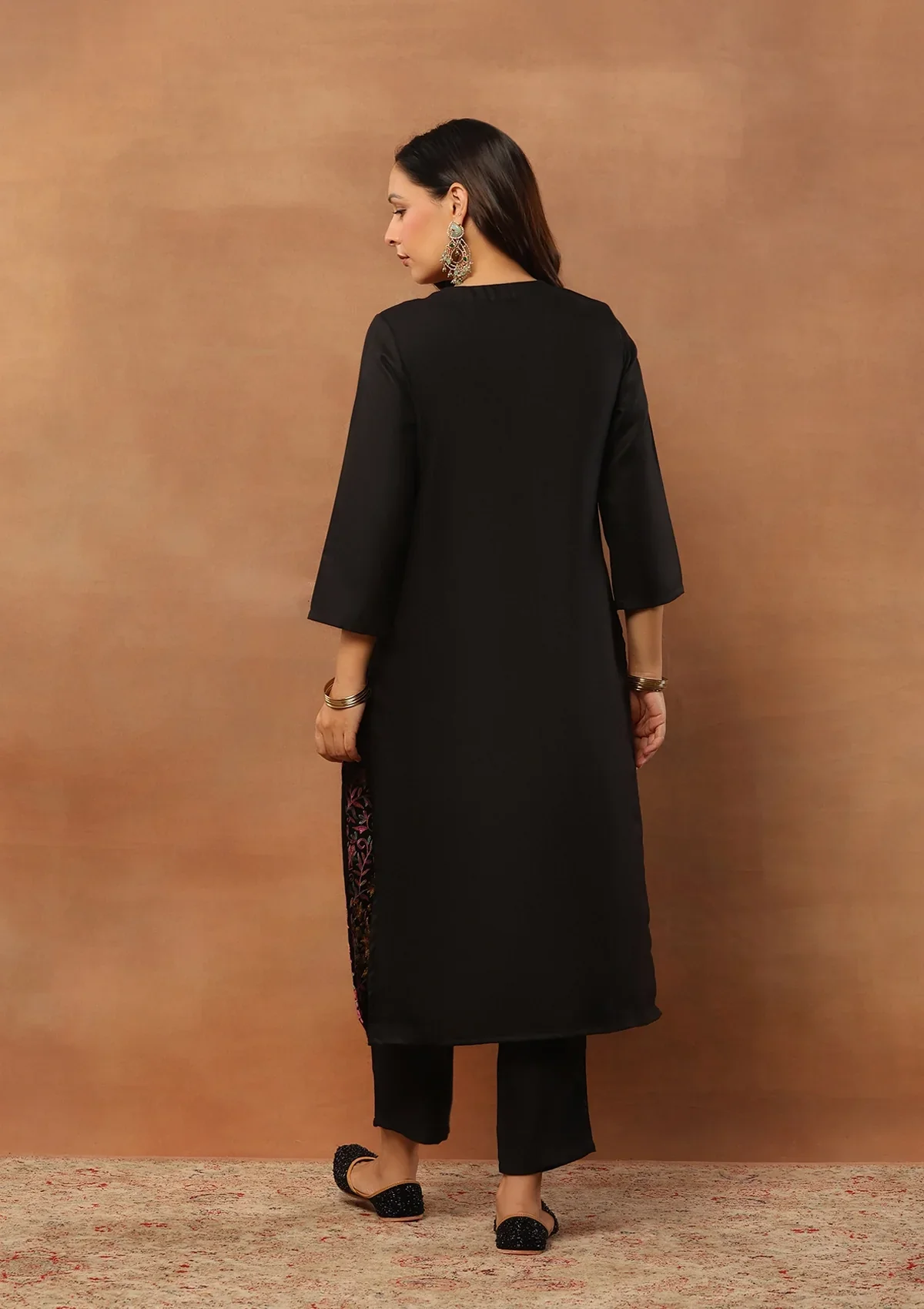 HOC Wool Aari Embroidered Straight Kurta Set With Dupatta-Black - Image 9