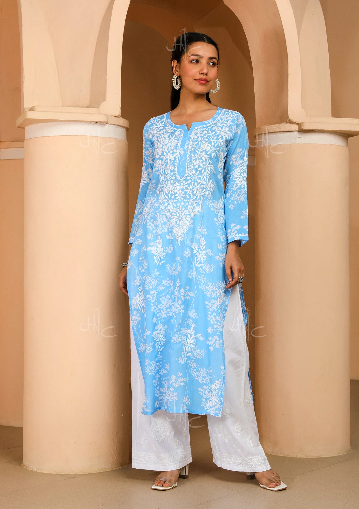 Zainab Chikankari Mulmul Straight Kurta