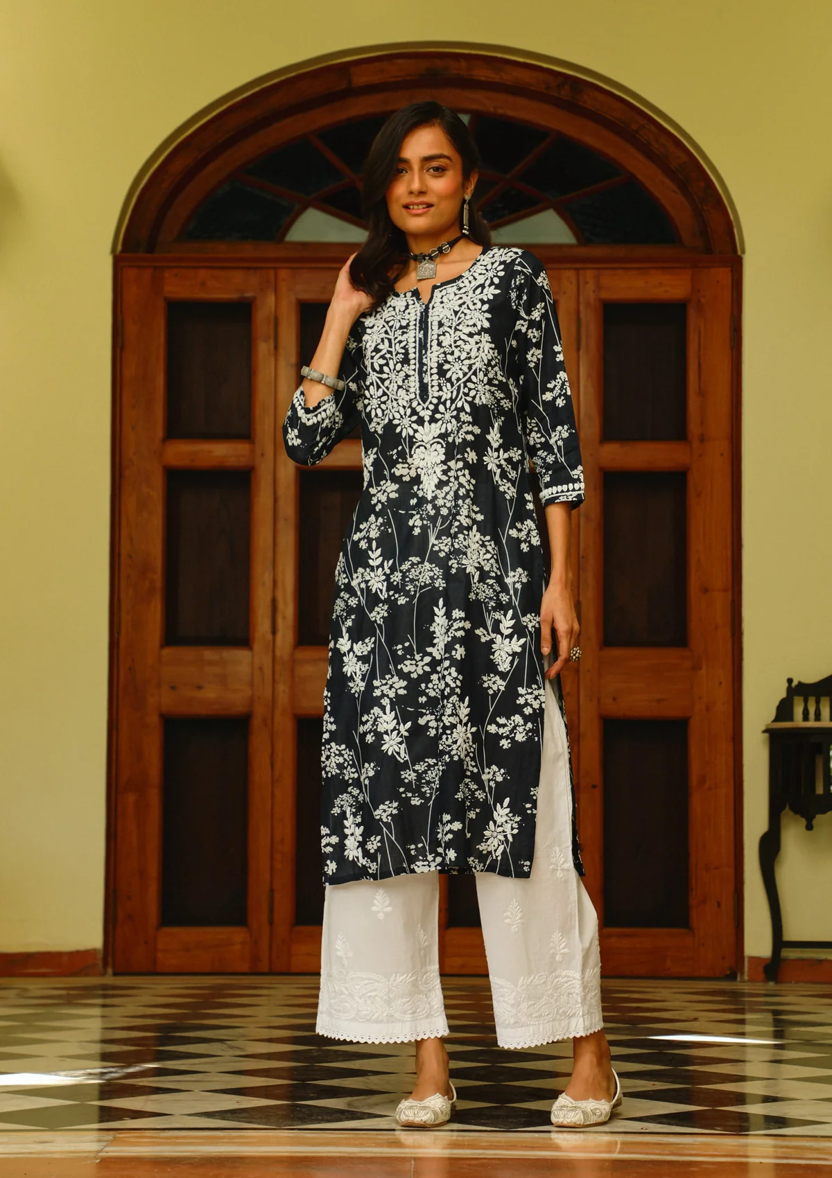Zainab Chikankari Mulmul Straight Kurta - Image 7